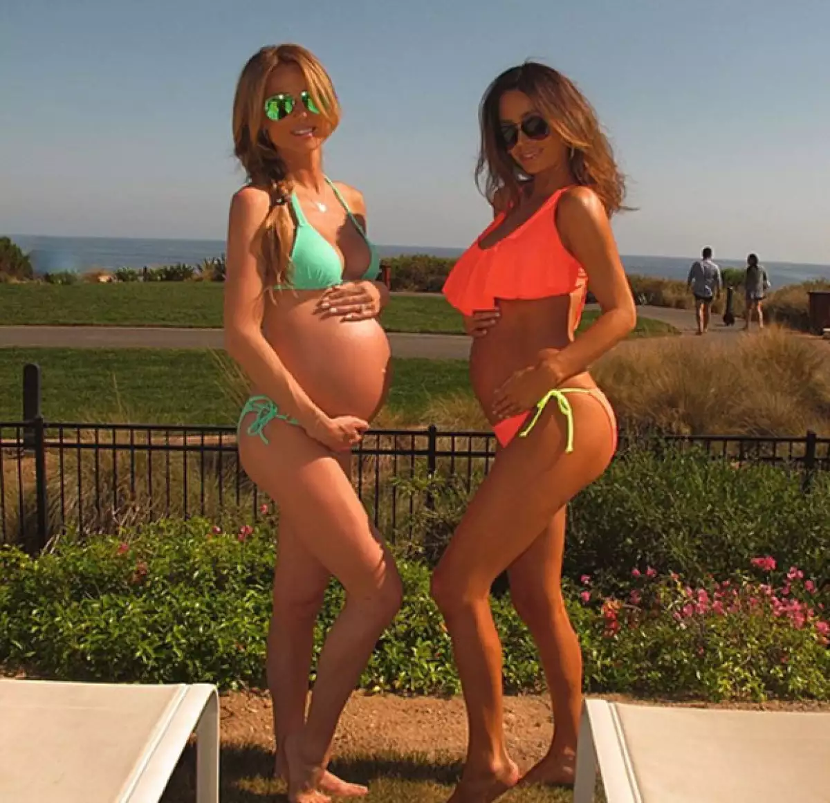 Junto a sus amigas embarazadas, la modelo no se ve como ellas.