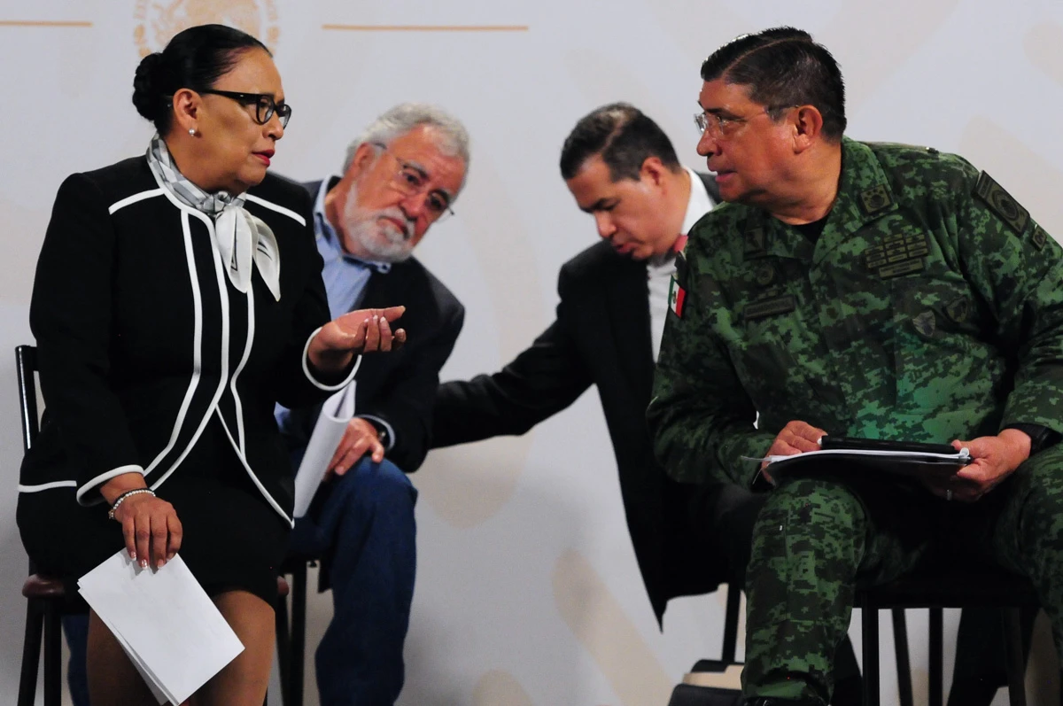 (El gabinete de seguridad, integrado por Rosa Icela Rodríguez, secretaria de Seguridad y Protección Ciudadana, Luis Cresencio Sandoval, titular de la Defensa, Rafael Ojeda, titular de Marina, Alejandro Encinas, subsecretario de Derechos Humanos de Segob, Ricardo Mejía, subsecretario de Gobernación)