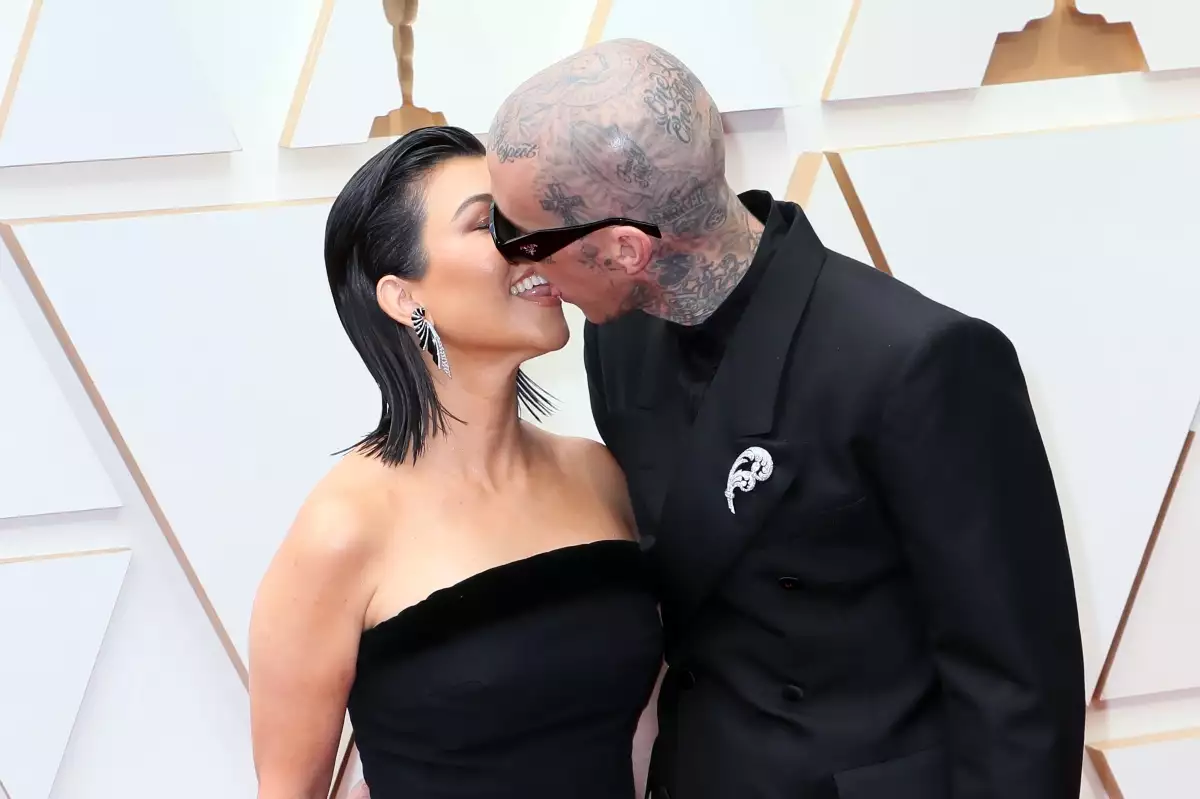 Kourtney-Kardashian-Travis-Barker 