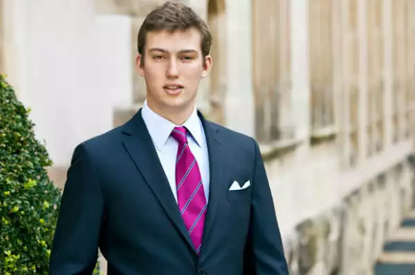 El príncipe Sebastien es joven pero ya muestra el porte de su familia.