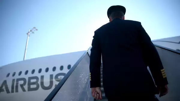 La aerolínea prevé abrir un centro de entrenamiento de pilotos.