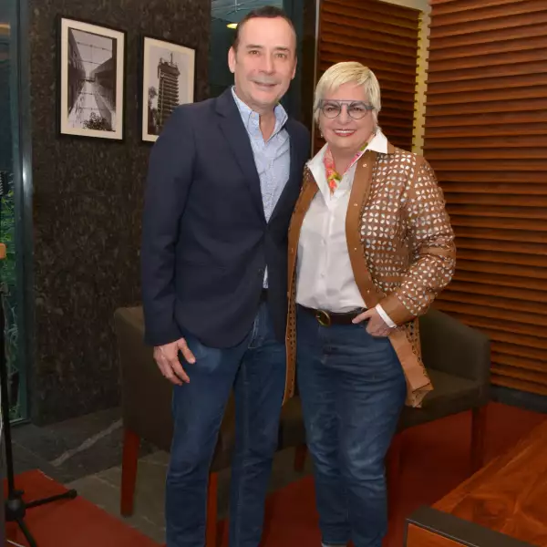 Compañia Saddy Abaunza