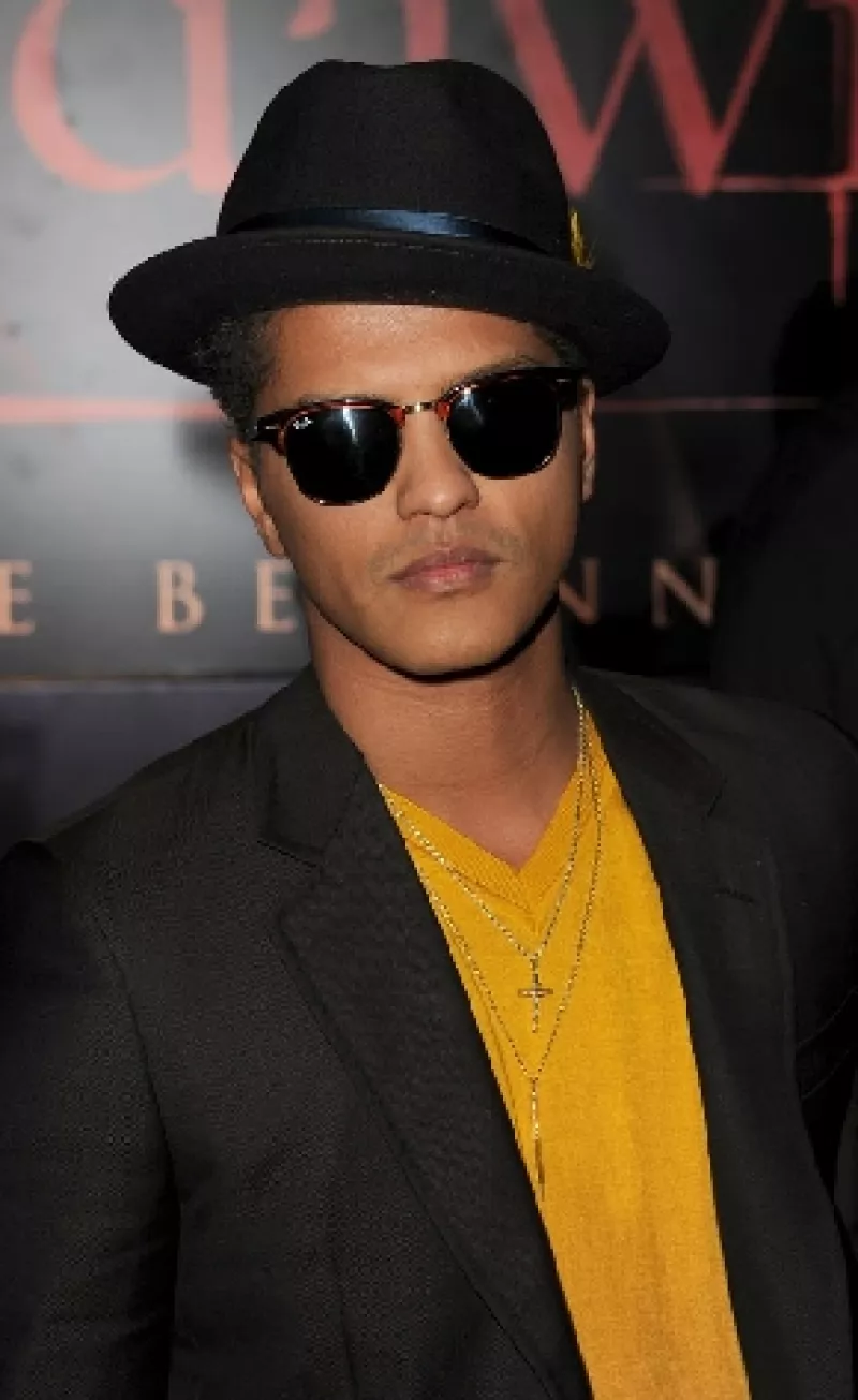 Bernadette Hernández falleció el sábado a causa de un aneurisma cerebral, según informó el publicista del sello disquero del intérprete, Atlantic Records.