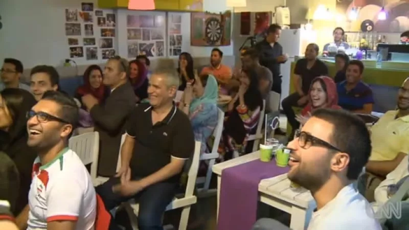 mujeres iraníes viendo un partido de Irán en el mundial