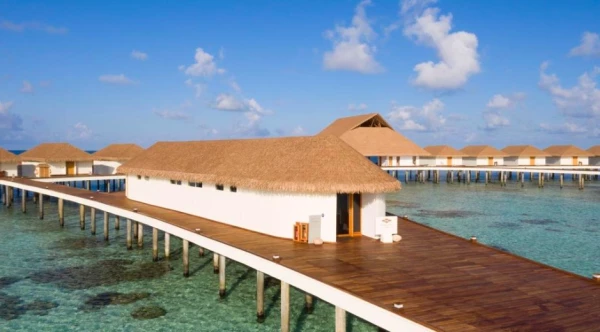 pareja-luna-de-miel-resort-maldivas