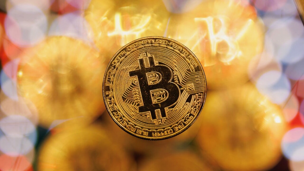 Debería comprar bitcoin ahora? El triunfo de Trump empuja el precio de las  criptos