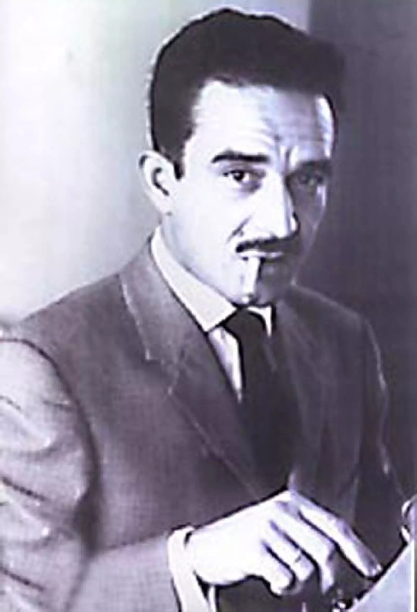 La tierra que lo vio nacer fue Aracataca, Colombia. Estudió la carera de Derecho y se desarrolló como periodista. En esta foto tiene 27 y ya había publicado su primer novela `La hojarasca´ a la que no le fue muy bien.