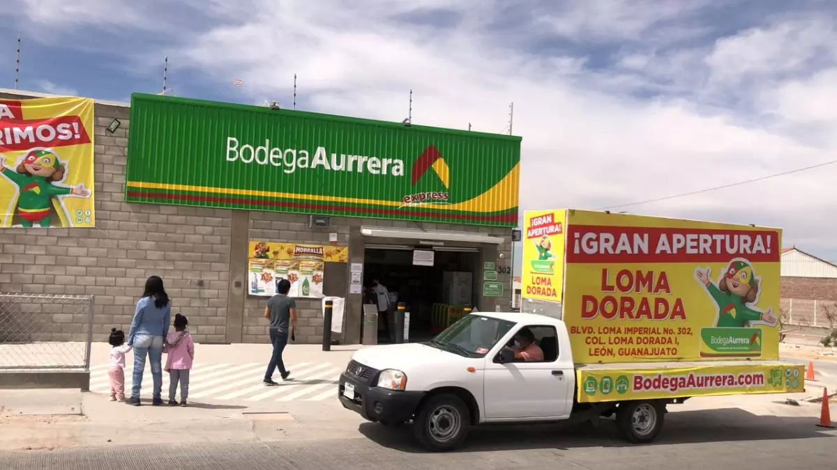 ¿Por qué los minisúpers están 'comiéndole el mandado' a los supermercados?