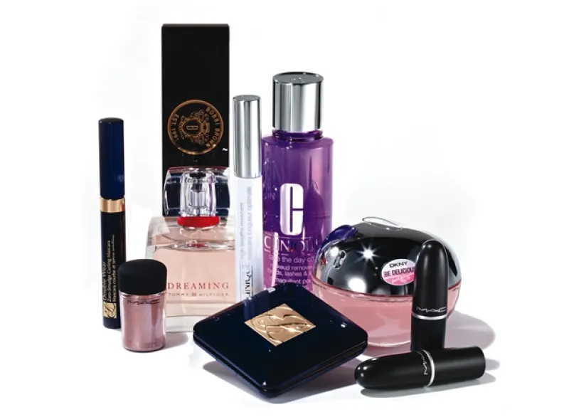 Llévate una de las tres canastas canastas-con valor de 5 mil pesos- con productos de belleza cortesía de Estée Lauder.