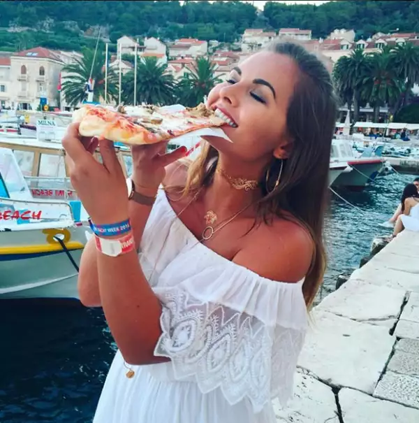 Entre sus recomendaciones está encontrar lo que repercute en el organismo que hace que te inflames, hacer ejercicio, beber té de menta, y tratar de no estresarse.