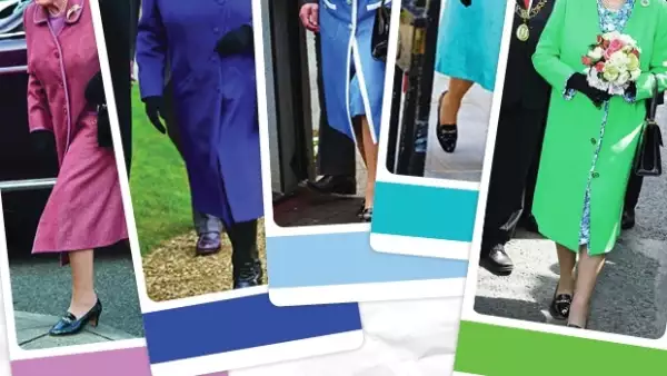 Reina Fiel. Los accesorios siempre son los mismos: sombrero, guantes y broche.