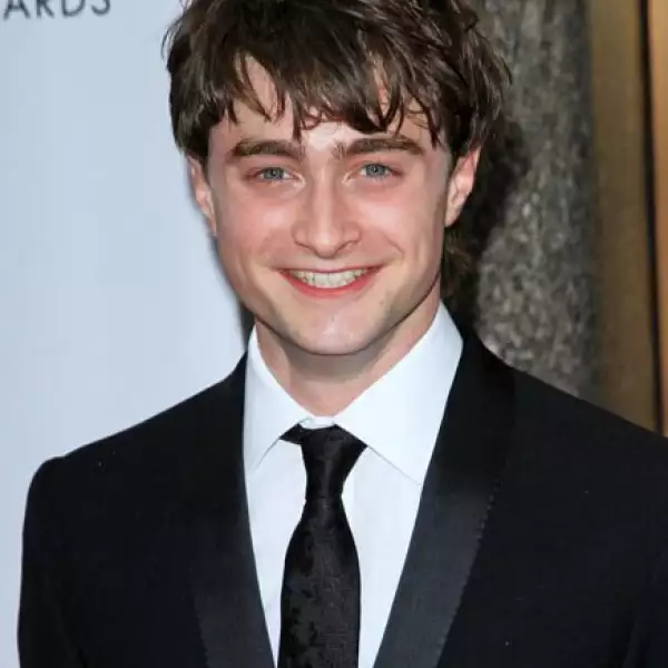 Daniel Radcliffe se coloca en la sexta posición con 25 millones dólares, mismos que recabó con la saga Harry Potter que ha ganado más de cinco mil millones de dólares en la taquilla mundial.