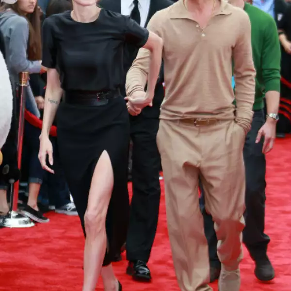 El 27 de mayo de 2006, la actriz dio a luz a una niña, a la que llamó Shiloh Nouvel Jolie-Pitt, en Swakopmund, Namibia, por medio de una cesárea programada.