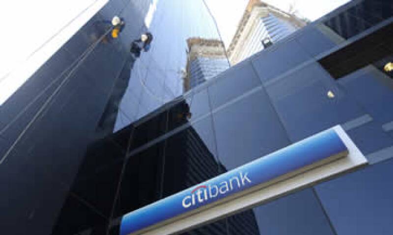 El banco quedó entre la espada y la pared en el caso de la disputa entre Argentina y sus acreedores. (Foto: Reuters )