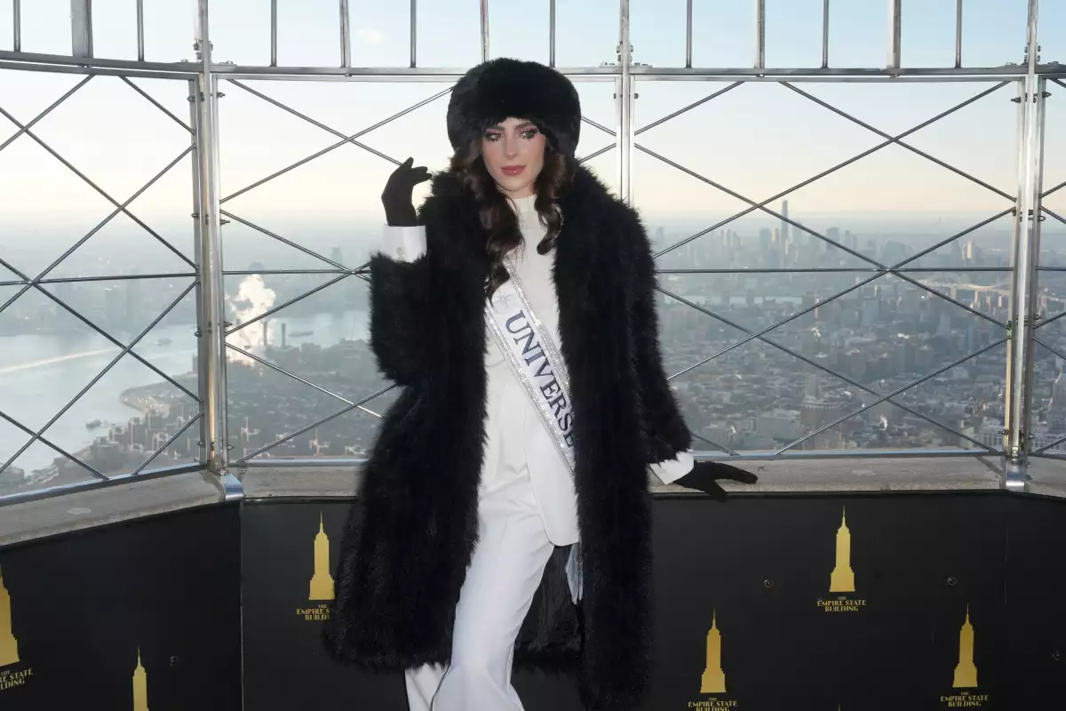 Miss Universe Visits The Empire State Building