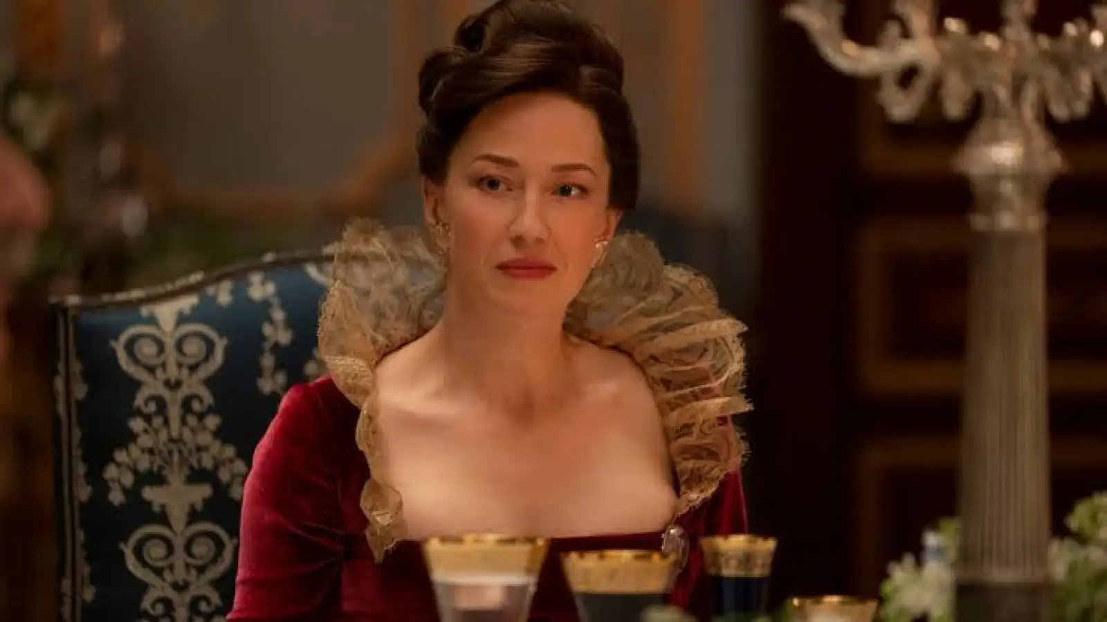 Carrie Coon en la serie The Gilded Age.jpeg