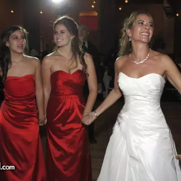 Ximena y Mariel Domínguez y Maria Elena Suberbíe