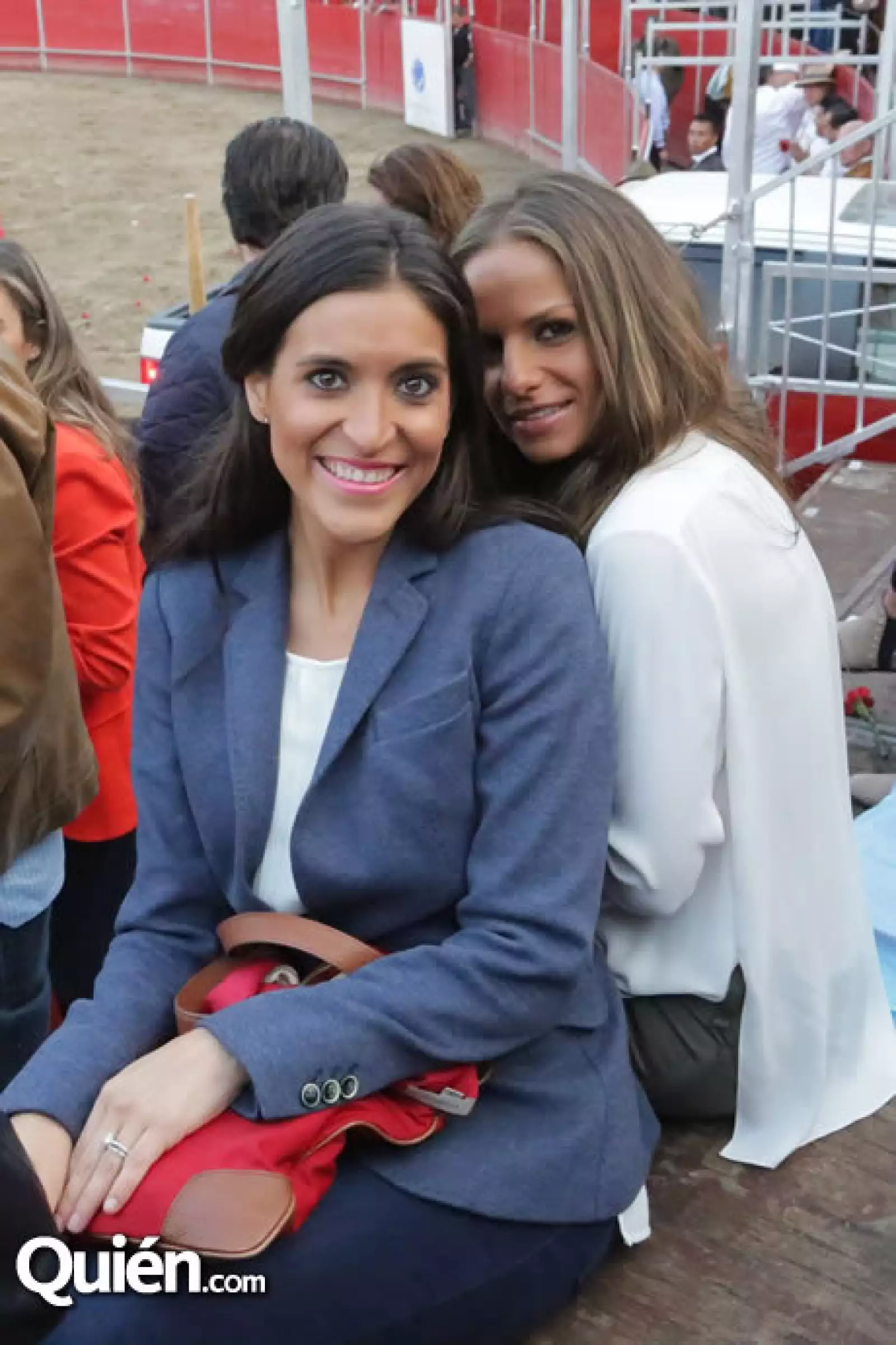 Patricia Flores,Ale Lozoya