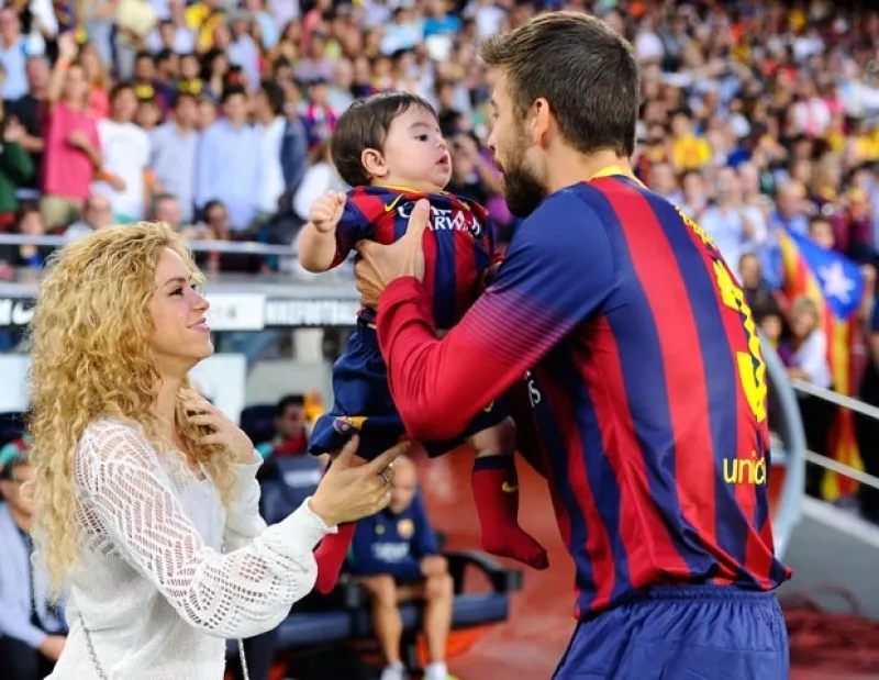 La colombiana confesó que haría cualquier cosa por su pareja, además, comentó en E! News que ya está pensando en un segundo y quizá, tercer hijo.