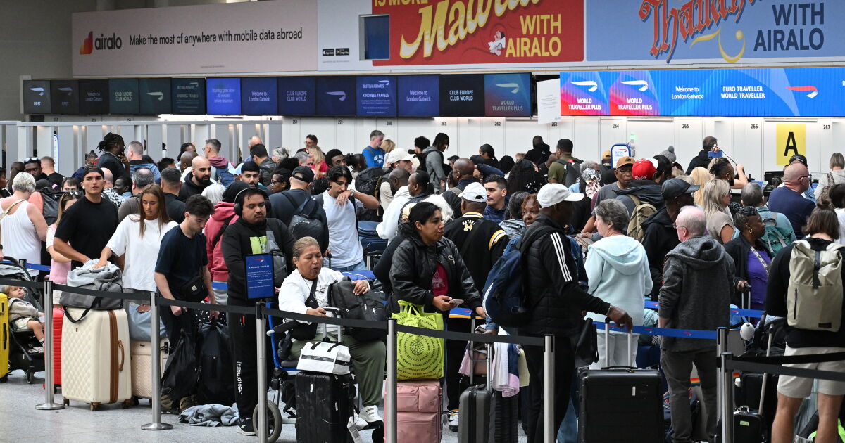 CAOS AÉREO EN REINO UNIDO: MÁS DE 2,000 VUELOS CANCELADOS POR FALLA TÉCNICA