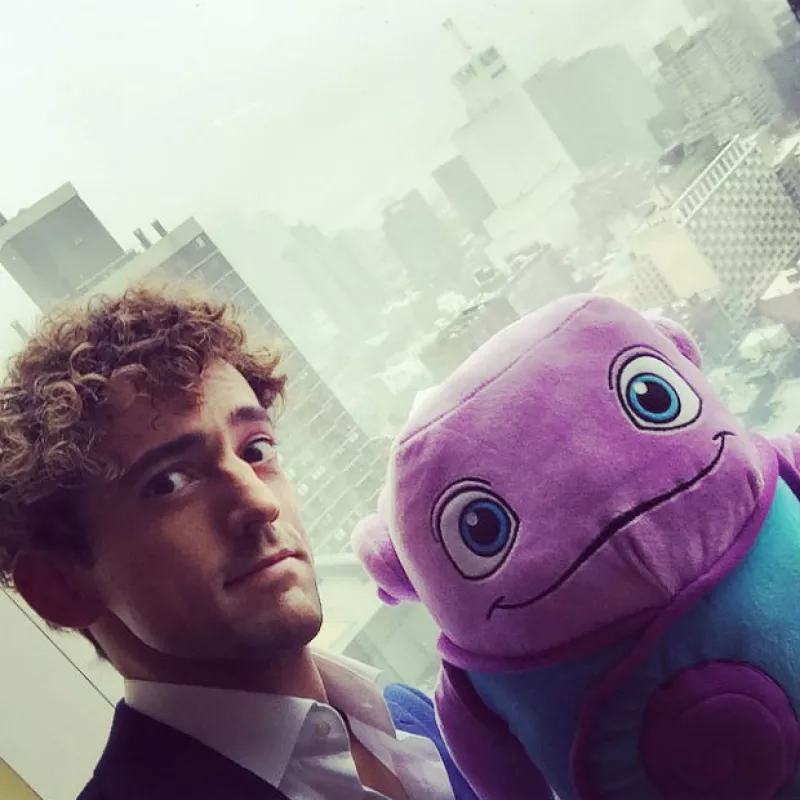 Los actores mexicanos demuestran su talento en el estudio de doblaje para "Home", la nueva película animada de Dreamworks que estrenará en cines a partir de este viernes.