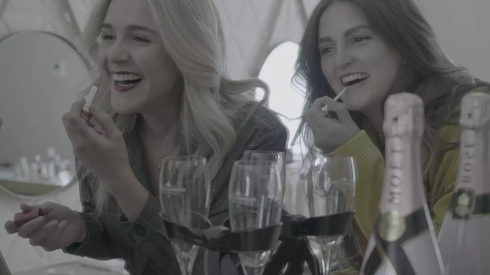 Ximena y Roxana del Valle .jpg