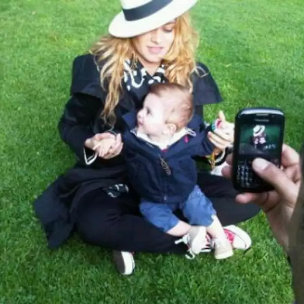 Paulina Rubio subió esta foto y escribió: Entrenando.