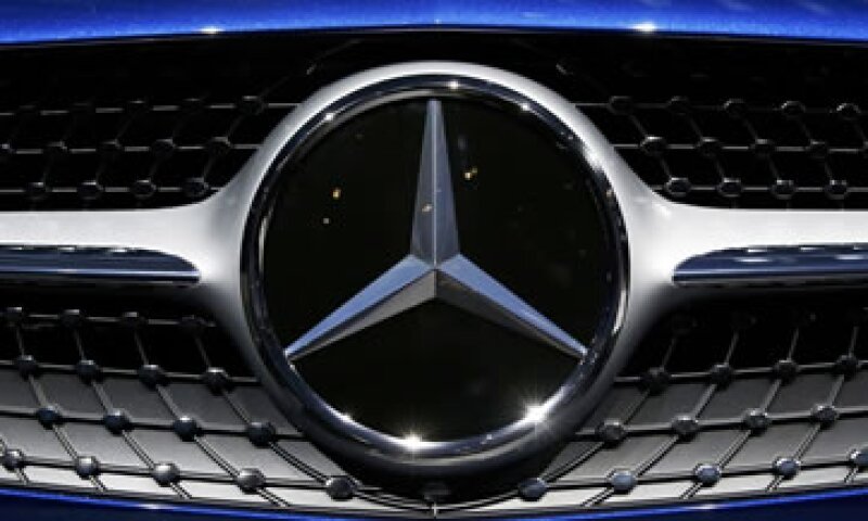 Mercedes Benz logo