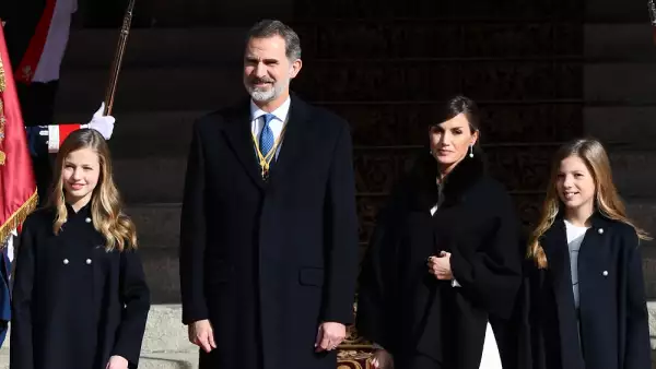 Princesa Leonor, rey Felipe VI, reina Leitzia y la infanta Sofía