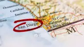 Nombre de San Diego marcado con un marcador rojo en el mapa. Primer plano.
