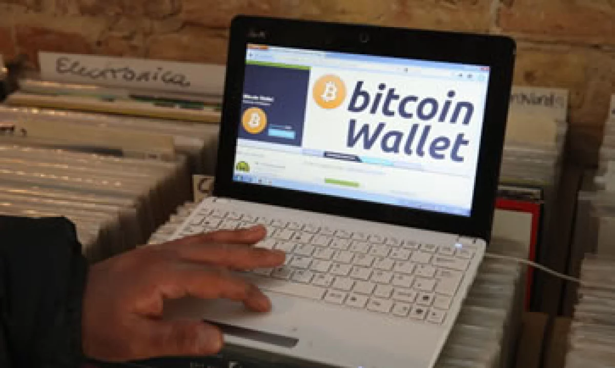Los usuarios pueden gestionar sus carteras de monedas virtuales con aplicaciones o en sus computadoras. (Foto: Getty Images)
