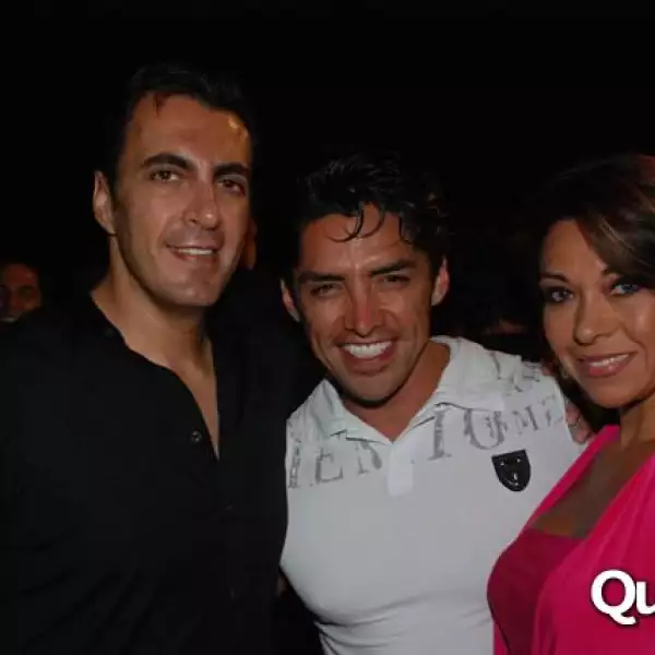 Fiesta en yate de Marcos Constandse