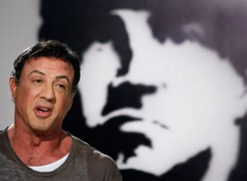 En esta nueva entrega, que se tiene previsto su estreno para la próxima primavera, el personaje protagonizado por Sylvester Stallone peleará contra mafias de drogas y tráfico de personas.