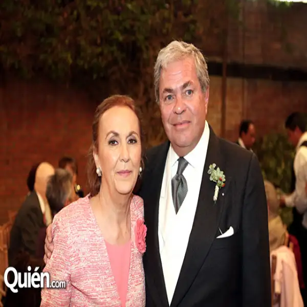 Ángela Treviño,Alonso Obregón