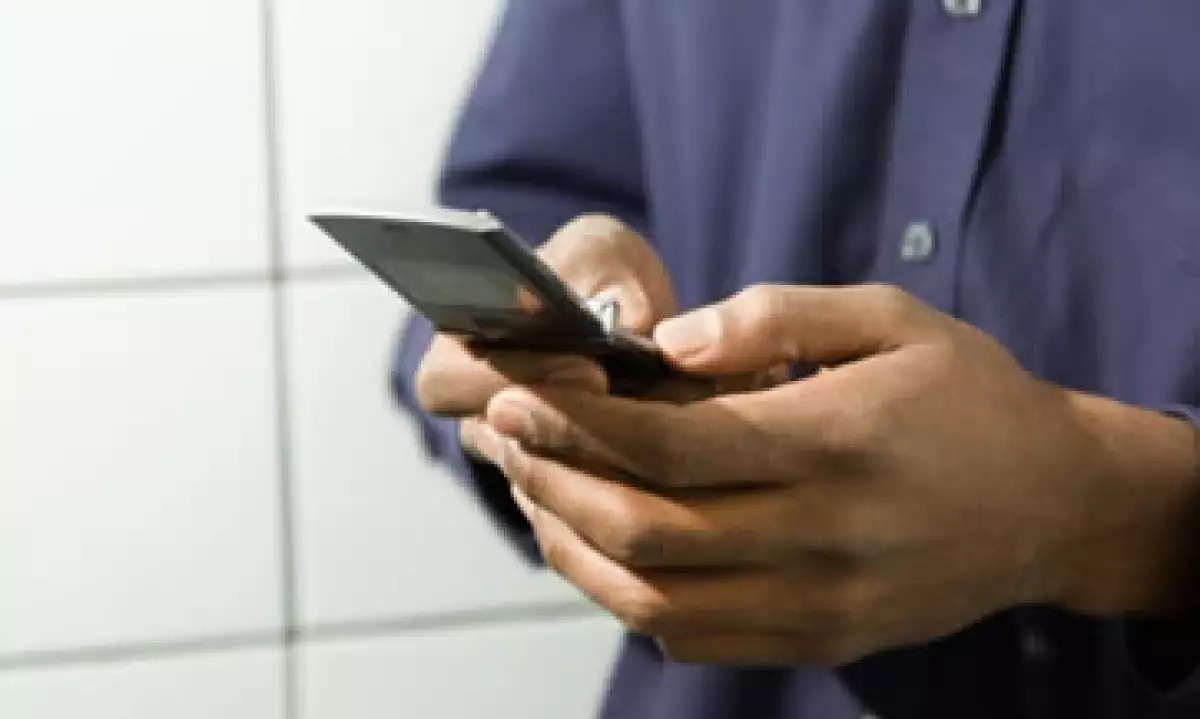 Las grandes ciudades de EU han reportado el aumento de robos de teléfonos que luego son revendidos. (Foto: Thinkstock)