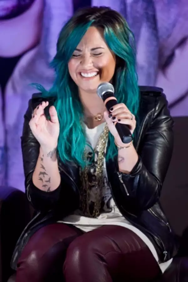 Demi dijo que Pau le ha enseñado a decir: "hola", "¿cómo estás?" y "te amo mucho".