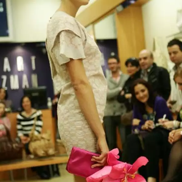 Stuart Weitzman Sociales