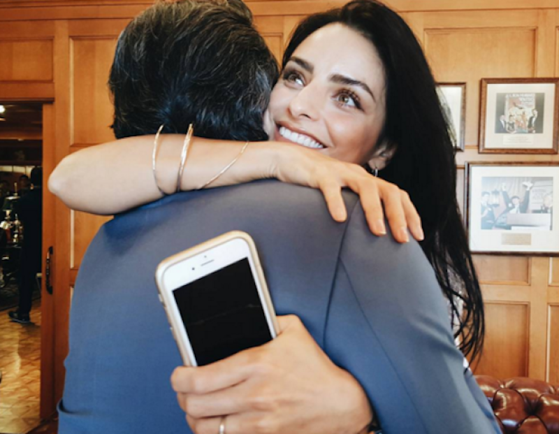 El actor se siente dichoso por lo que está viviendo tanto en su familia como en su trabajo, al protagonizar la cinta "Milagros del cielo" y develar su estrella en Hollywood.