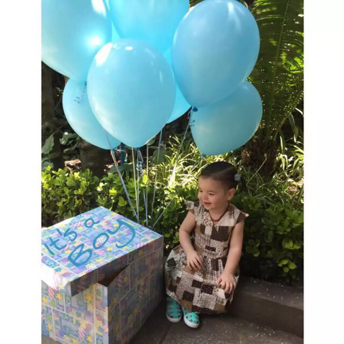 Regina, hija de Andrea y Pedro, revela que está esperando a su hermanito.