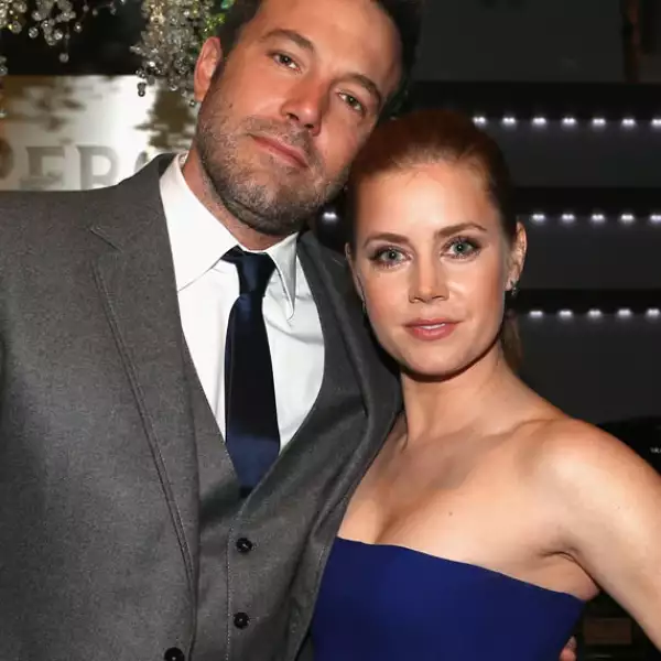 Ben Affleck y Amy Adams. Amy entregó un reconocimiento a su gran amigo por su labor altruísta.