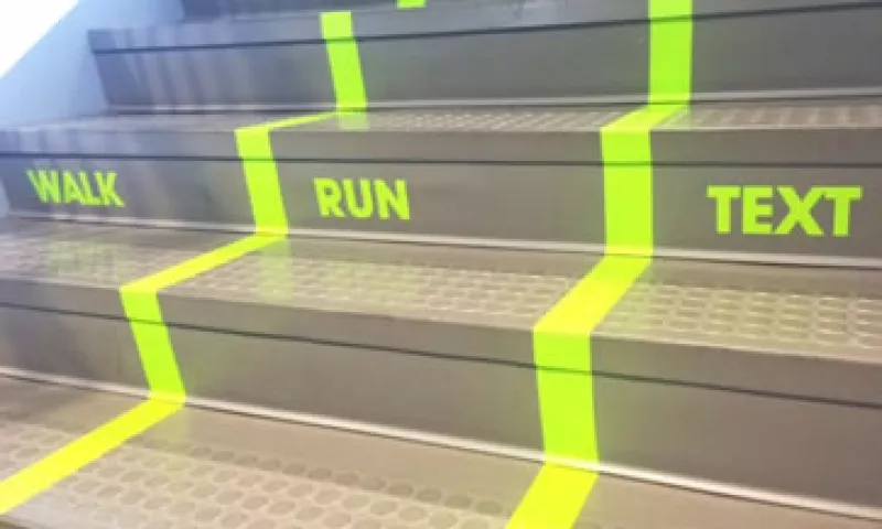 Esta es la imagen de las escaleras de esta universidad. (Foto: Utah Valley University )