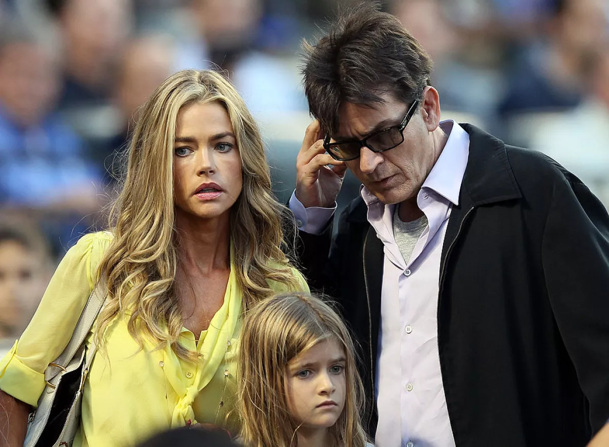 Denise Richards y Charlie Sheen 