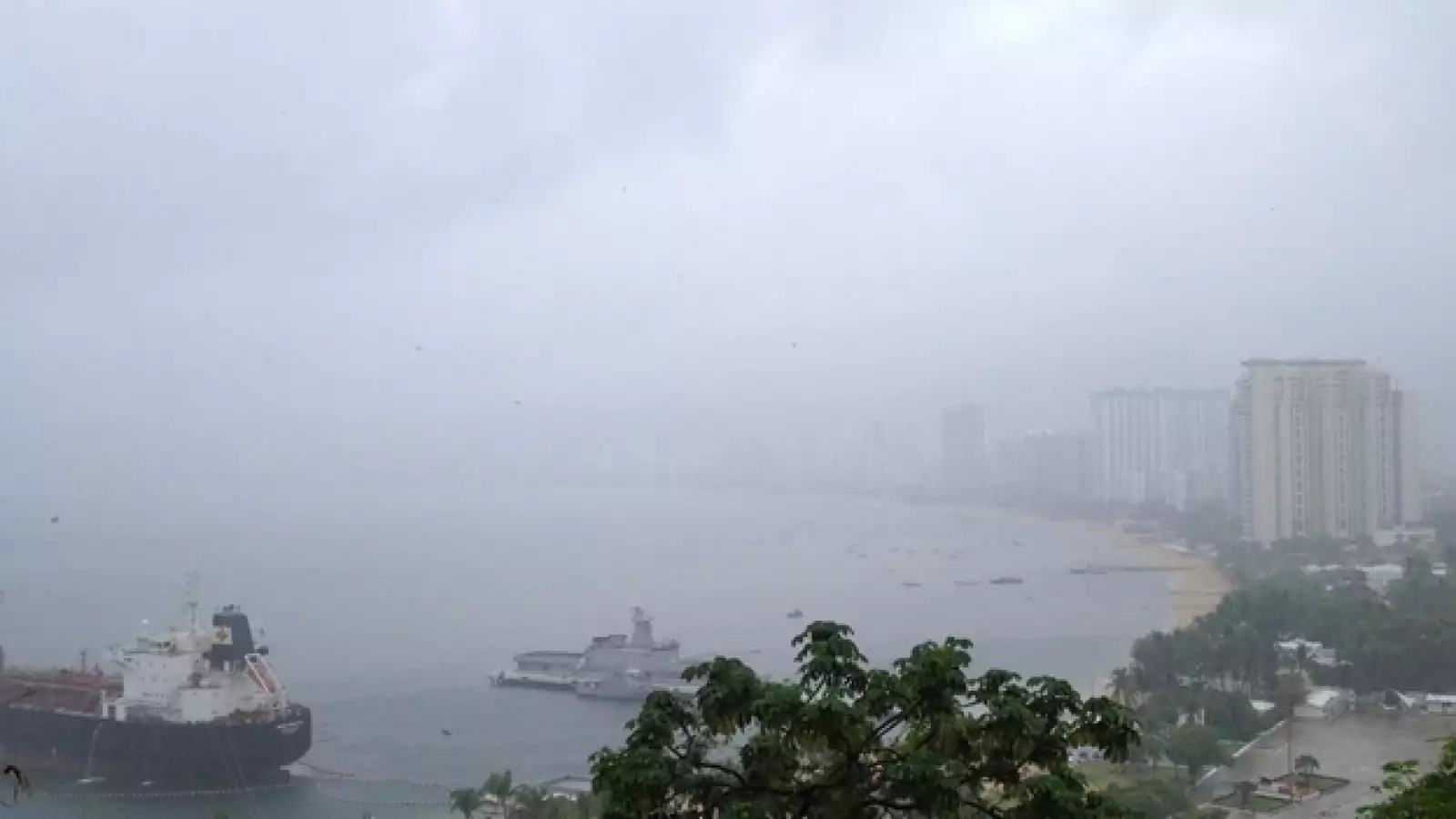 acapulco, tormenta