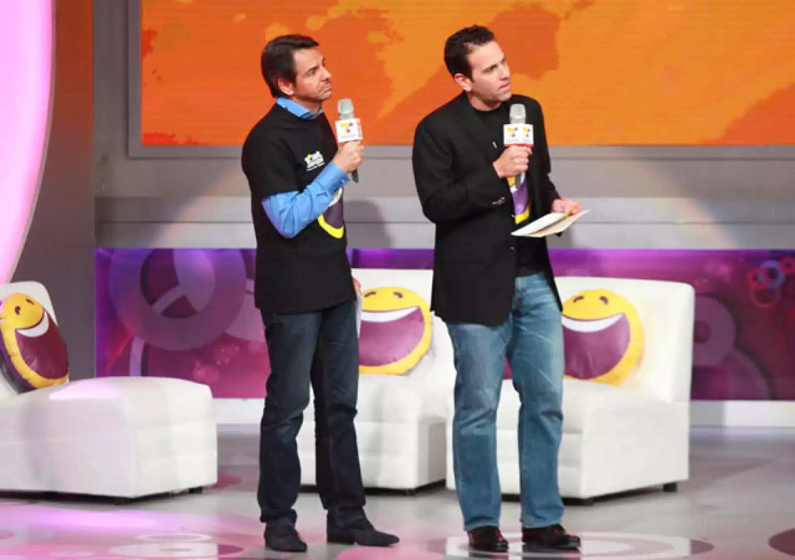 Eugenio Derbez y Carlos Loret de Mola.