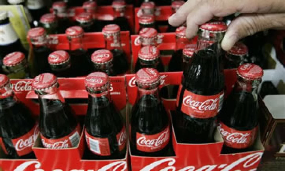 Coca-Cola FEMSA cuenta con 37 plantas embotelladoras en países de Latinoamérica (Foto: AP)