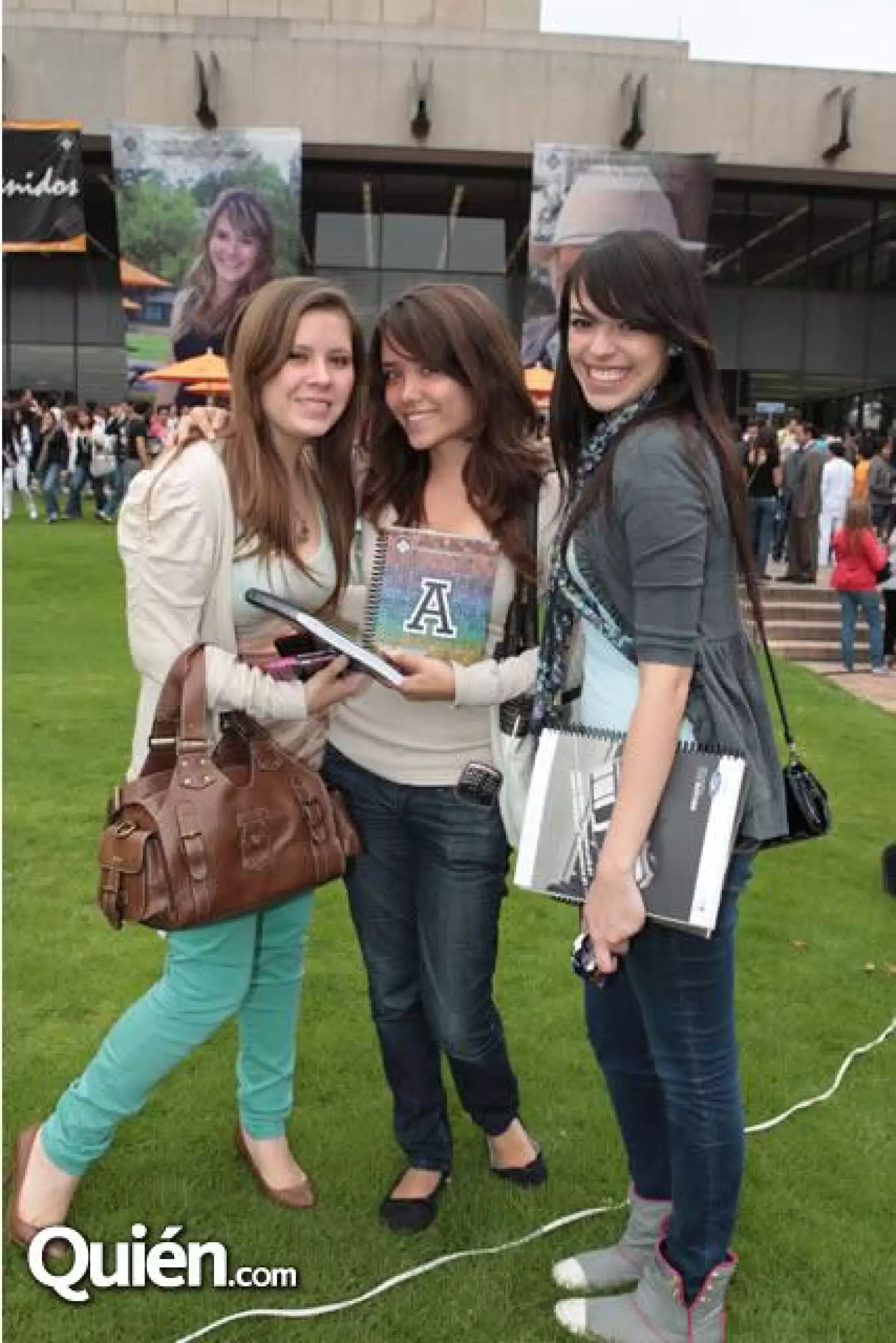 Gabriela Garduño,Vianey Lara,Manuel Huerta