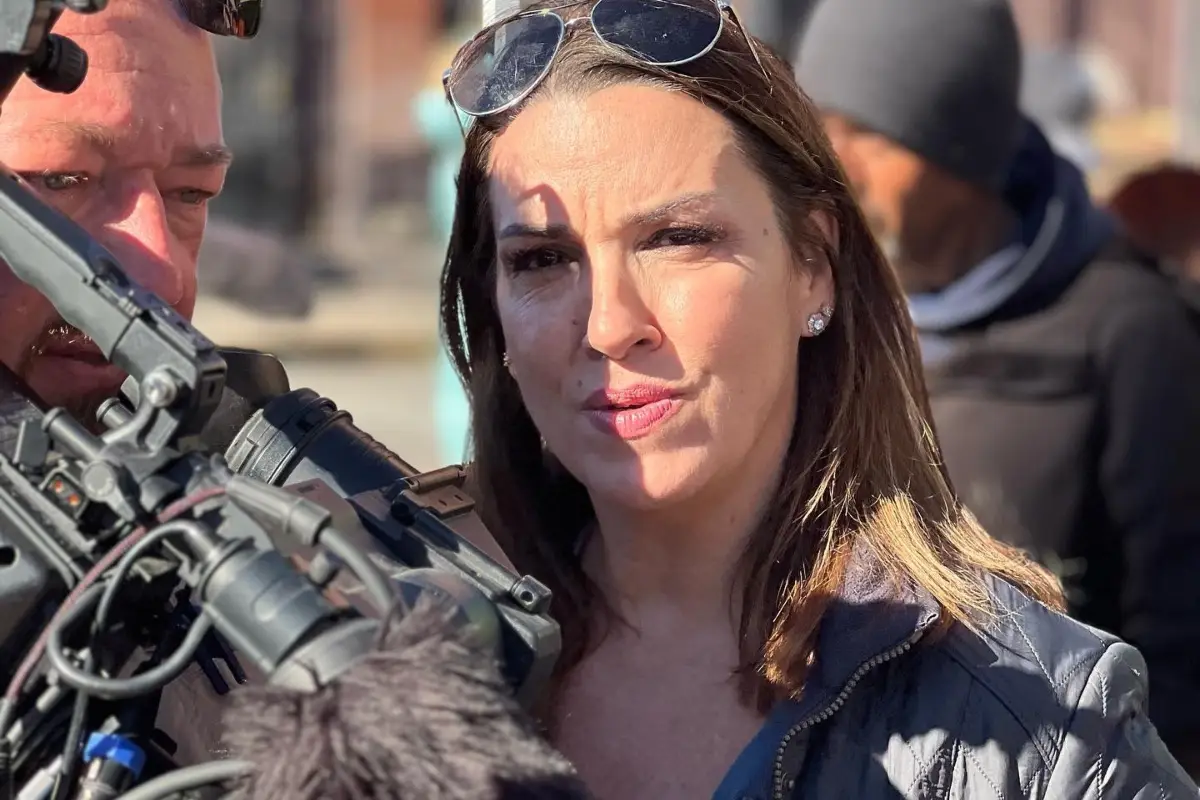 sara-carter.jpg
