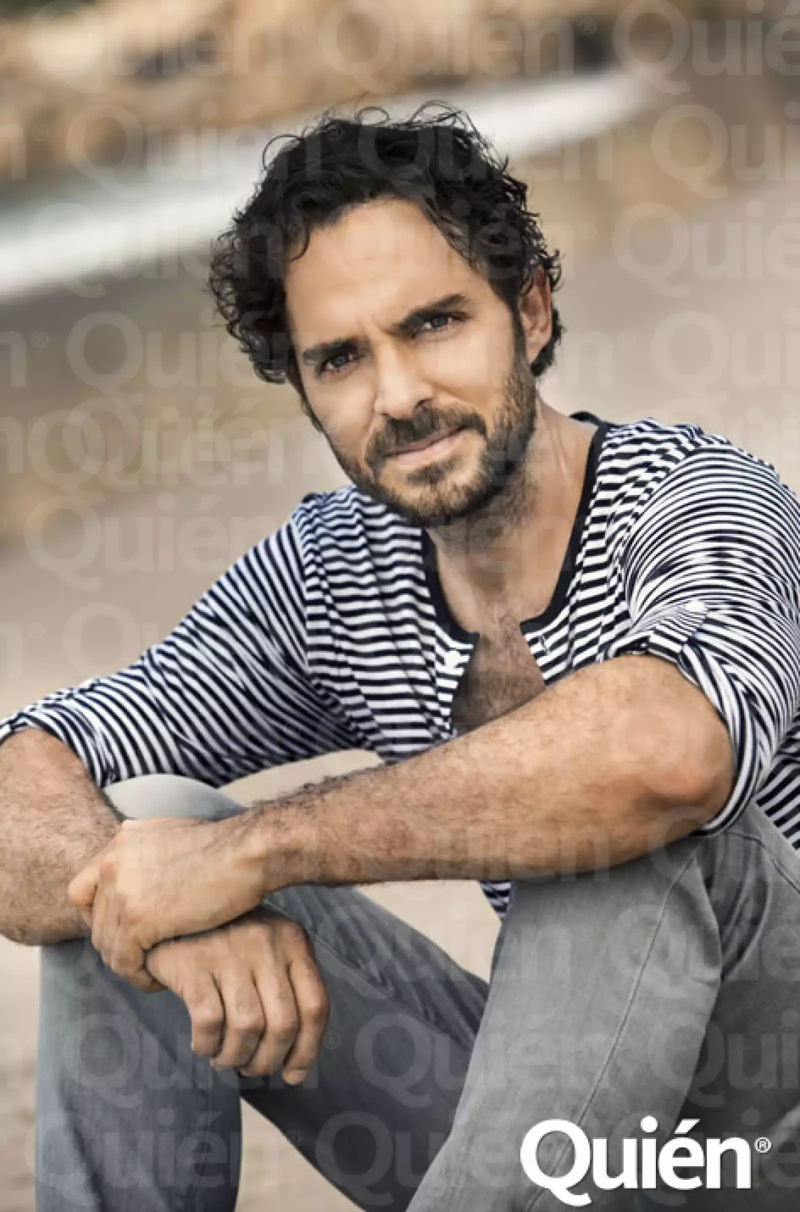 Manolo Cardona (Playera: H&M. Jeans: True Religion.)