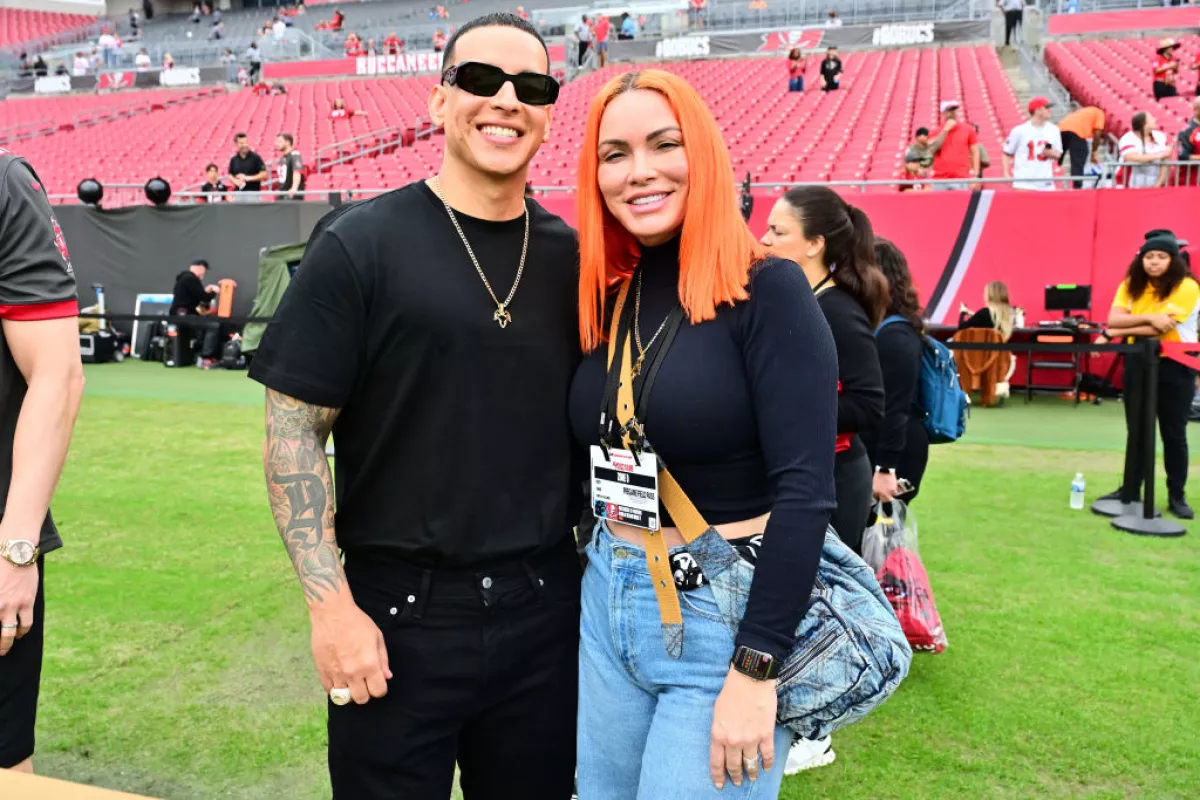 Foto de Daddy Yankee y Mireddys Gonzalez en enero de 2023