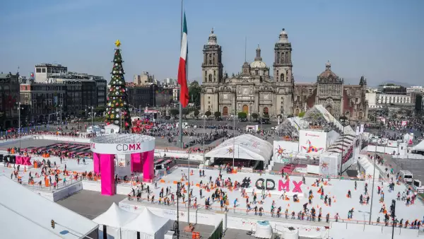 asistentes-pista-hielo-zocalo